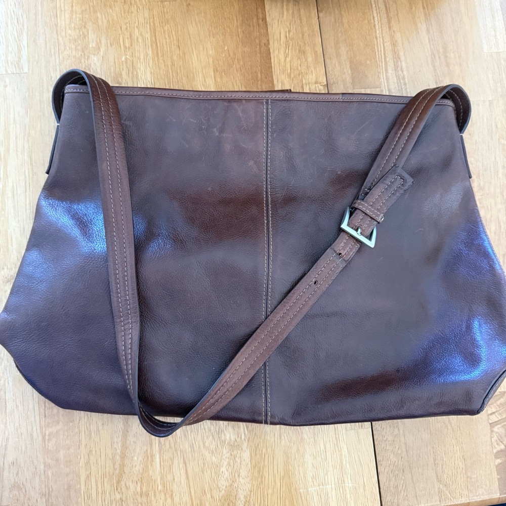 Ellington Portland Oregon Leather Tote Shoulder Bag with Magnetic Closure